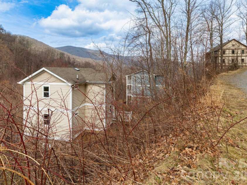 14 Lila Lane, Clyde, NC 28721.  MLS# CAR4355862, YatesRealty ID 9721. 