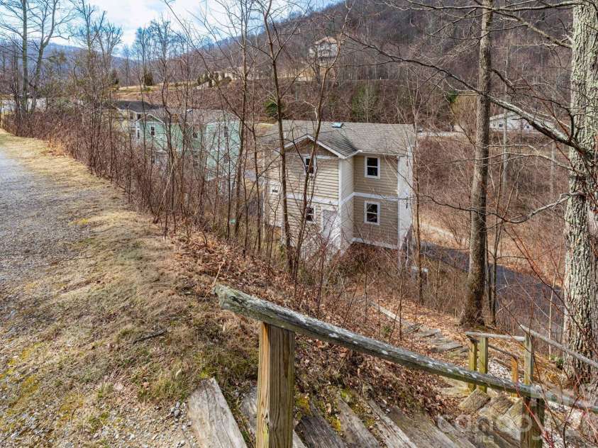 14 Lila Lane, Clyde, NC 28721.  MLS# CAR4355862, YatesRealty ID 9721. 