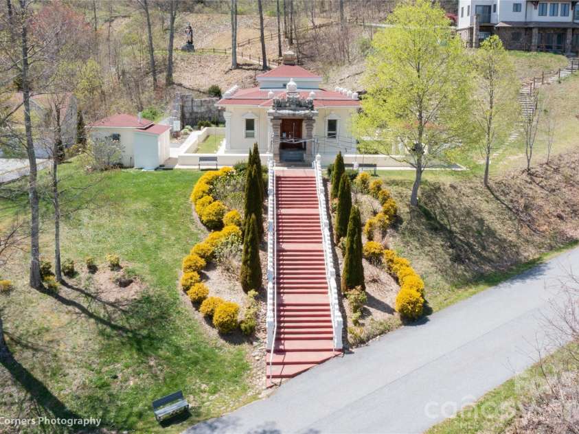 14 Lila Lane, Clyde, NC 28721.  MLS# CAR4355862, YatesRealty ID 9721. Temple