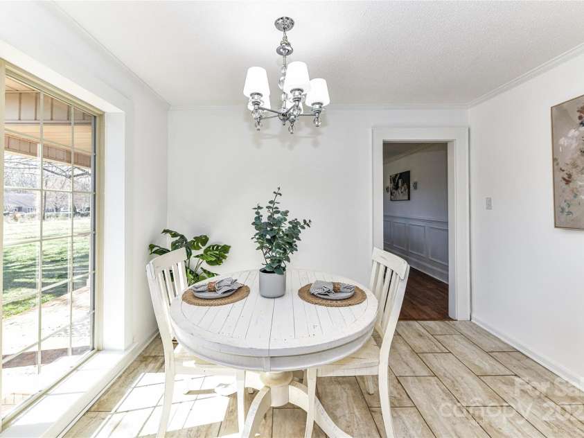 7770 Sherrills Ford Road, Sherrills Ford, NC 28673.  MLS# CAR4229083, YatesRealty ID 9721. Breakfast Nook with plenty of natural light shining in!