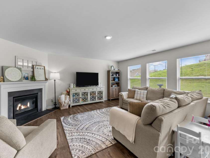 183 Marathon Lane, Candler, NC 28715.  MLS# CAR4354183, YatesRealty ID 9723. 