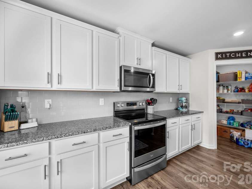 183 Marathon Lane, Candler, NC 28715.  MLS# CAR4354183, YatesRealty ID 9723. 
