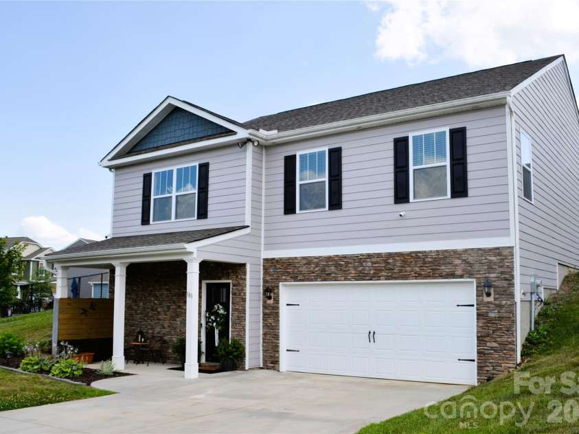 183 Marathon Lane, Candler, NC 28715.  MLS# CAR4354183, YatesRealty ID 9723. 