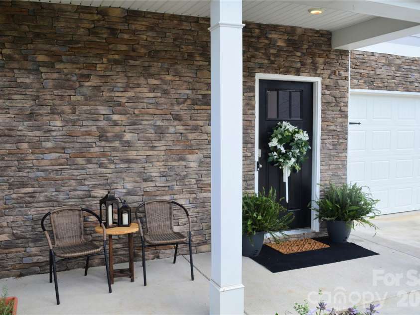 183 Marathon Lane, Candler, NC 28715.  MLS# CAR4354183, YatesRealty ID 9723. 