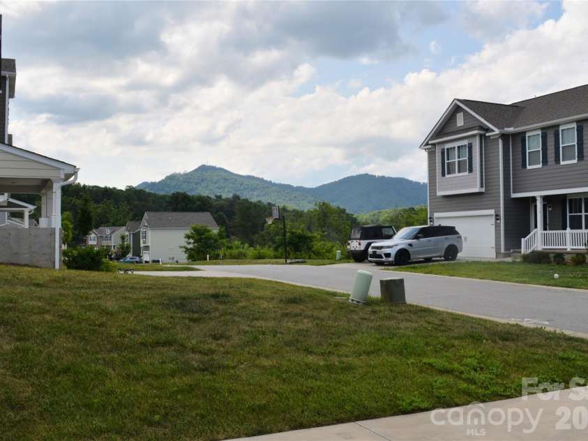 183 Marathon Lane, Candler, NC 28715.  MLS# CAR4354183, YatesRealty ID 9723. 