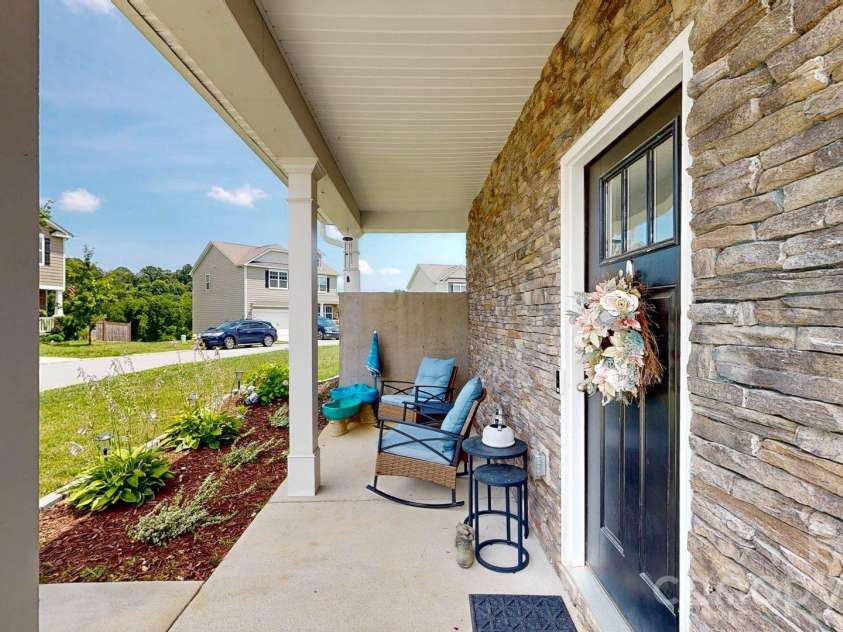 183 Marathon Lane, Candler, NC 28715.  MLS# CAR4427283, YatesRealty ID 9723. 