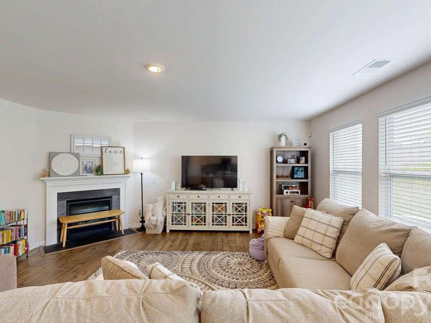 183 Marathon Lane, Candler, NC 28715.  MLS# CAR4427283, YatesRealty ID 9723. 