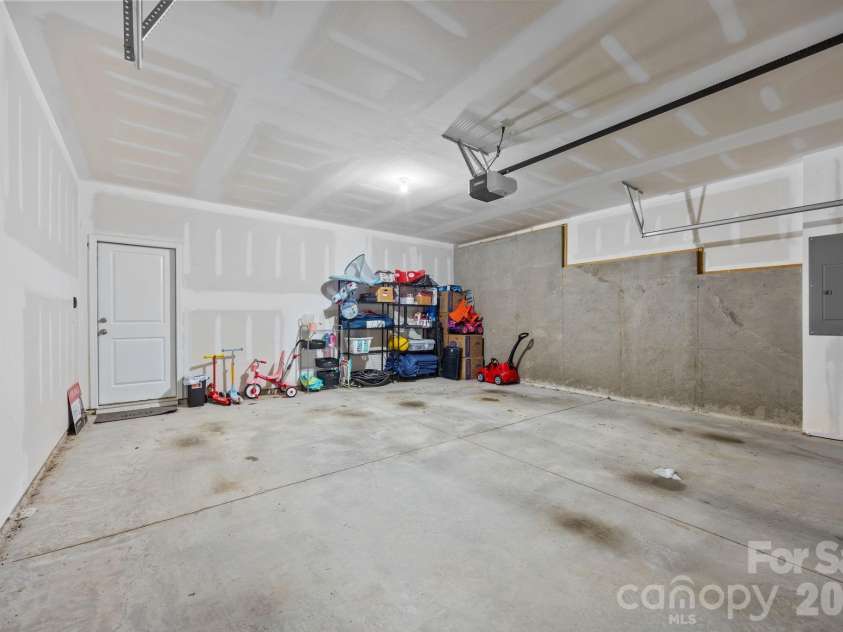 183 Marathon Lane, Candler, NC 28715.  MLS# CAR4427283, YatesRealty ID 9723. 