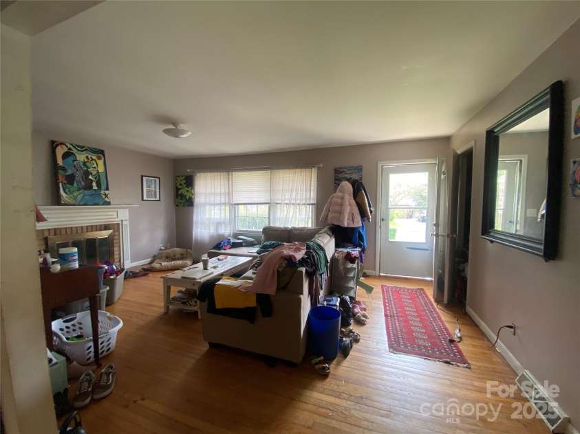 21 Birchwood Lane, Asheville, NC 28805.  MLS# CAR4242633, YatesRealty ID 9723. 