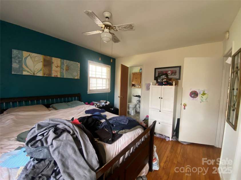 21 Birchwood Lane, Asheville, NC 28805.  MLS# CAR4242633, YatesRealty ID 9723. 