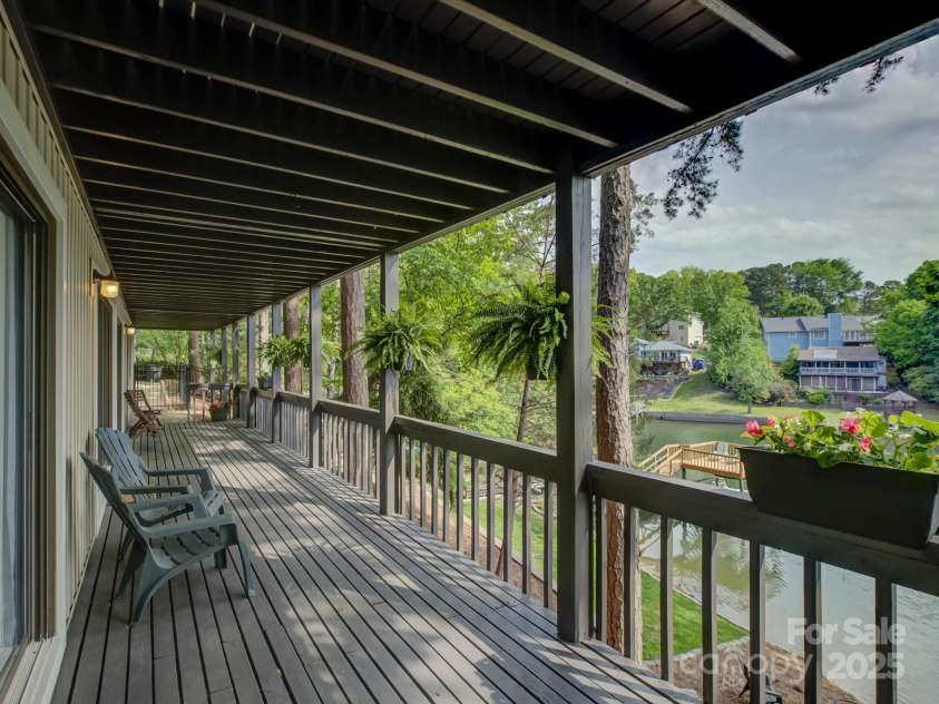 1114 Palmyra Drive, Tega Cay, SC 29708.  MLS# CAR4249684, YatesRealty ID 9724. 