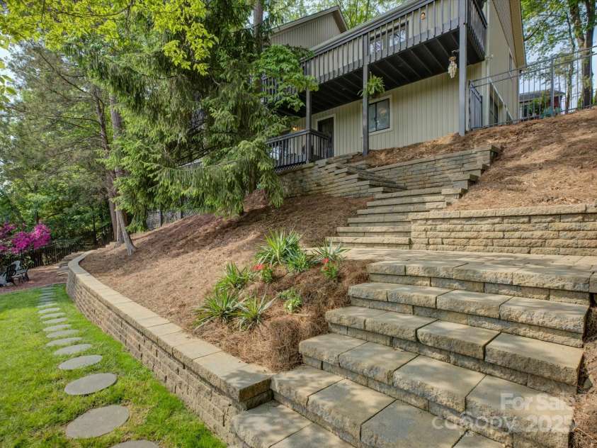 1114 Palmyra Drive, Tega Cay, SC 29708.  MLS# CAR4249684, YatesRealty ID 9724. 