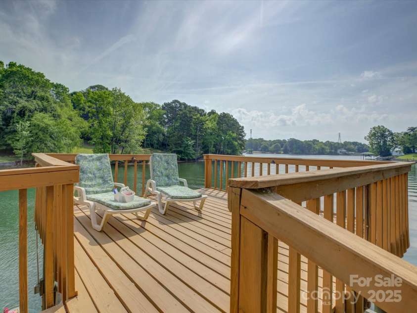 1114 Palmyra Drive, Tega Cay, SC 29708.  MLS# CAR4249684, YatesRealty ID 9724. 