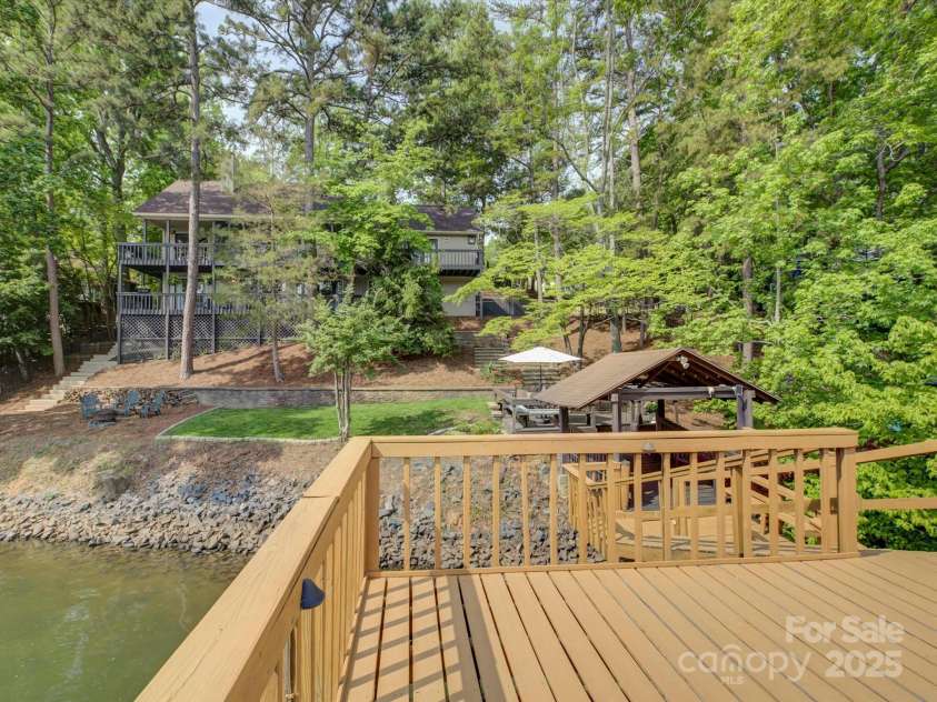 1114 Palmyra Drive, Tega Cay, SC 29708.  MLS# CAR4249684, YatesRealty ID 9724. 