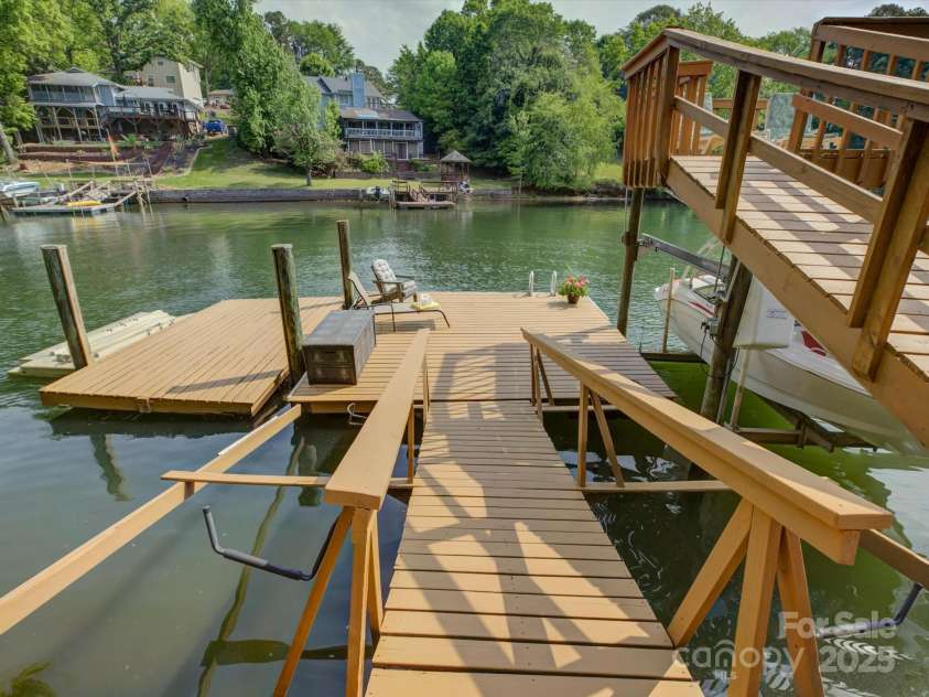 1114 Palmyra Drive, Tega Cay, SC 29708.  MLS# CAR4249684, YatesRealty ID 9724. 