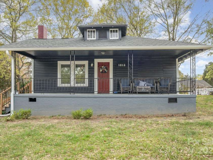 1013 East Drive, Gastonia, NC 28052.  MLS# CAR4241155, YatesRealty ID 9725. 