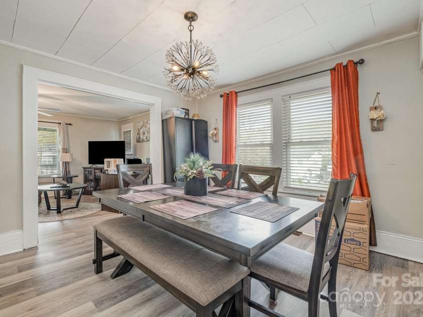 1013 East Drive, Gastonia, NC 28052.  MLS# CAR4241155, YatesRealty ID 9725. 