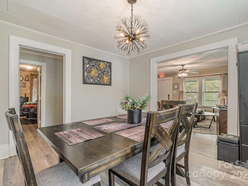 1013 East Drive, Gastonia, NC 28052.  MLS# CAR4241155, YatesRealty ID 9725. 