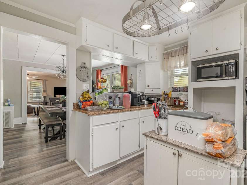 1013 East Drive, Gastonia, NC 28052.  MLS# CAR4241155, YatesRealty ID 9725. 