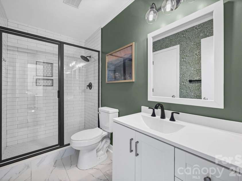 6104 Sunbridge Court, Charlotte, NC 28269.  MLS# CAR4354225, YatesRealty ID 9725. 
