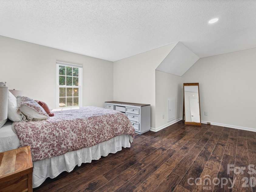 6104 Sunbridge Court, Charlotte, NC 28269.  MLS# CAR4354225, YatesRealty ID 9725. 