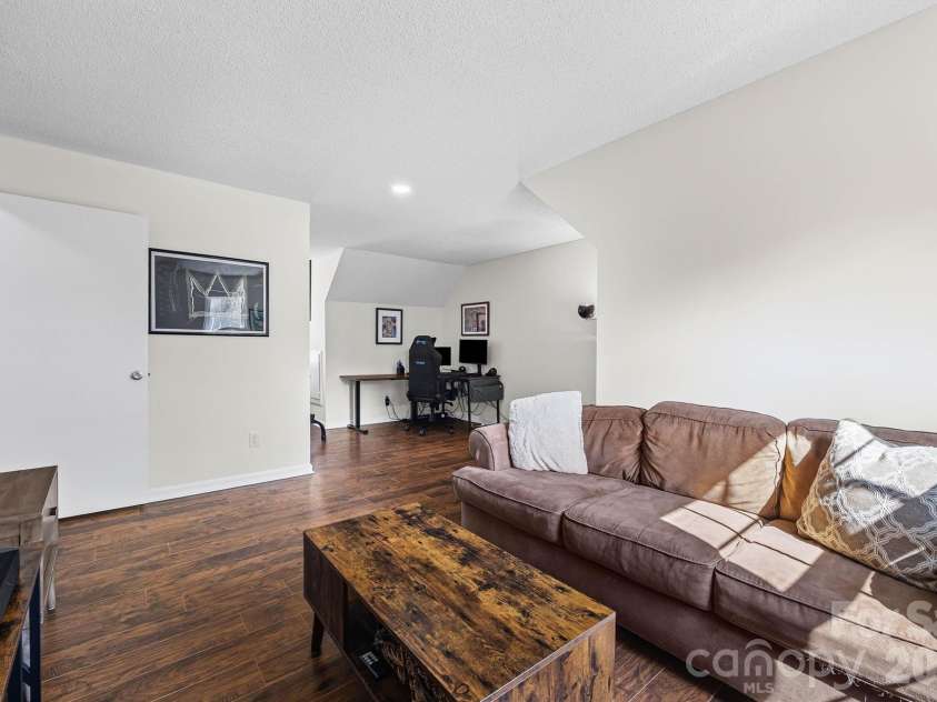 6104 Sunbridge Court, Charlotte, NC 28269.  MLS# CAR4354225, YatesRealty ID 9725. 