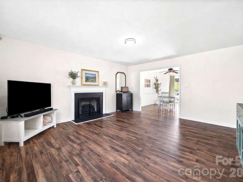6104 Sunbridge Court, Charlotte, NC 28269.  MLS# CAR4354225, YatesRealty ID 9725. 
