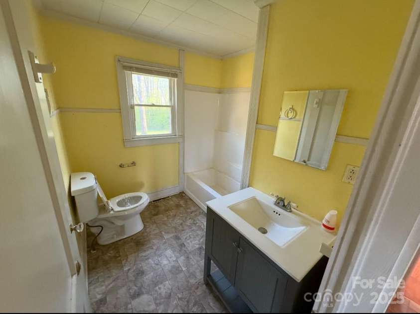 1088 Ramie Mitchell Road, Hiddenite, NC 28636.  MLS# CAR4251666, YatesRealty ID 9726. 