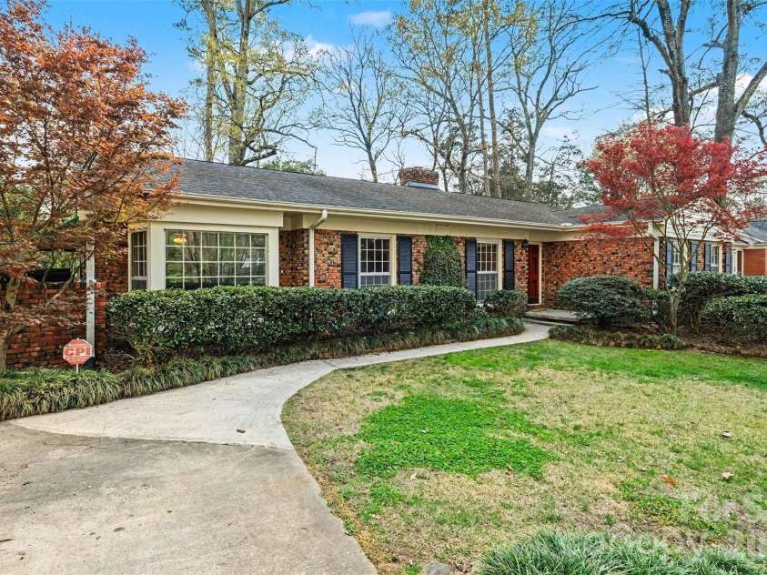370 Summit Court, Concord, NC 28025.  MLS# CAR4360834, YatesRealty ID 9726. 