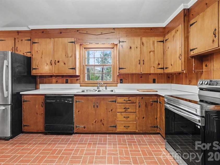 370 Summit Court, Concord, NC 28025.  MLS# CAR4360834, YatesRealty ID 9726. 