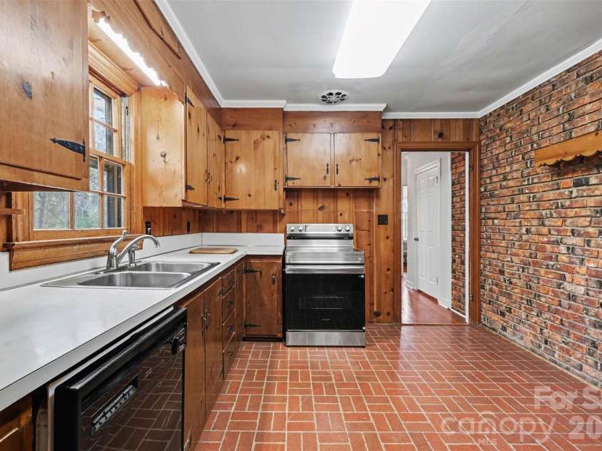 370 Summit Court, Concord, NC 28025.  MLS# CAR4360834, YatesRealty ID 9726. 