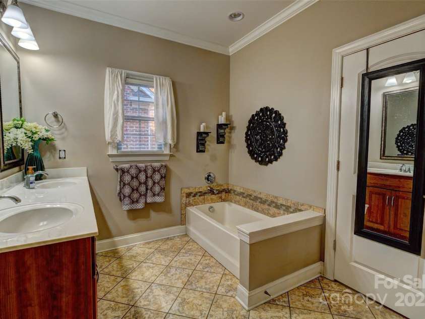 138 Victoria Park Drive, Shelby, NC 28150.  MLS# CAR4247164, YatesRealty ID 9727. 