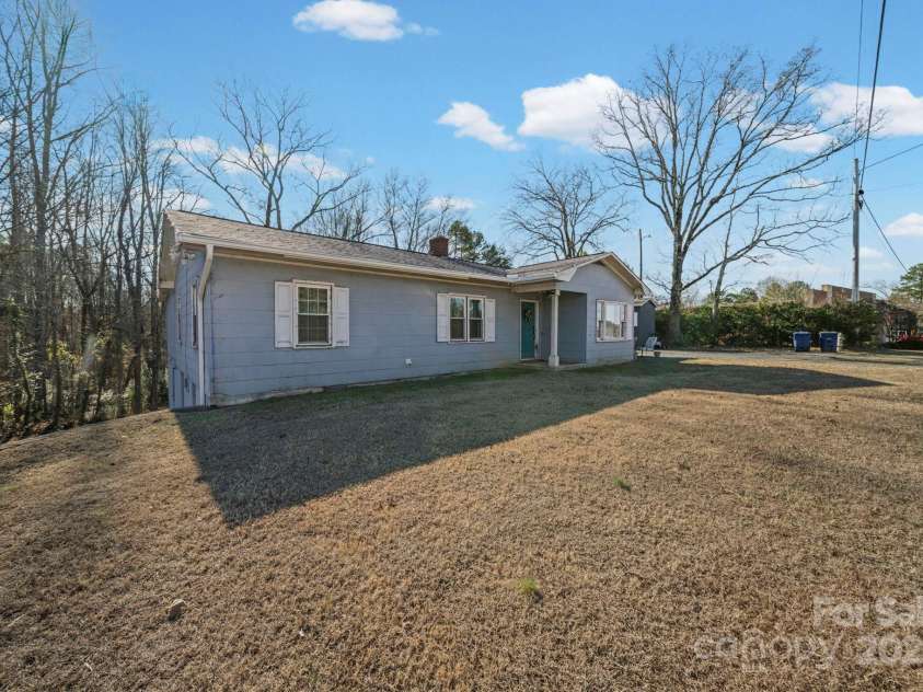 7670 NC Hwy 73 Highway, Mount Pleasant, NC 28124.  MLS# CAR4331448, YatesRealty ID 9727. Exterior Front/Side