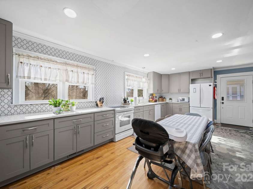 7670 NC Hwy 73 Highway, Mount Pleasant, NC 28124.  MLS# CAR4331448, YatesRealty ID 9727. Kitchen 
