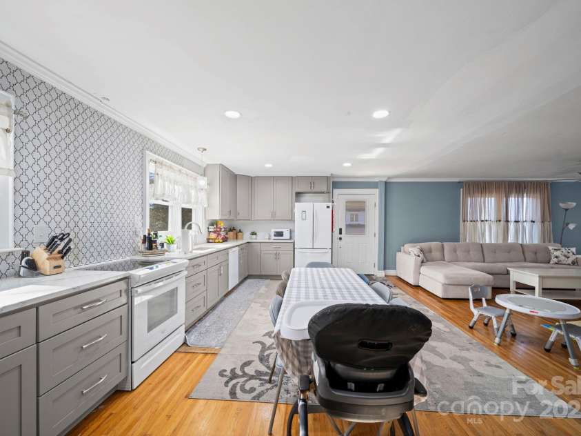 7670 NC Hwy 73 Highway, Mount Pleasant, NC 28124.  MLS# CAR4331448, YatesRealty ID 9727. Kitchen/Living Room 