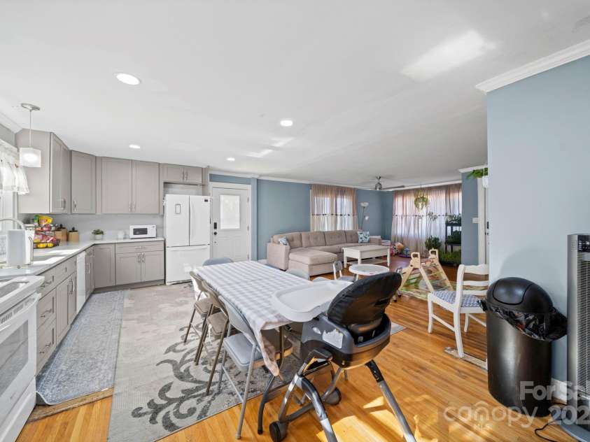 7670 NC Hwy 73 Highway, Mount Pleasant, NC 28124.  MLS# CAR4331448, YatesRealty ID 9727. Kitchen/Living Room 