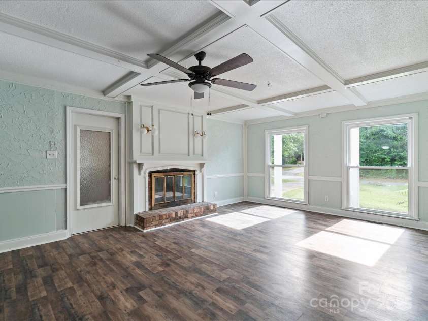 1620 Matthews Drive, Rock Hill, SC 29732.  MLS# CAR4247440, YatesRealty ID 9728. 