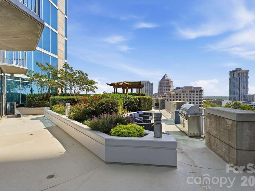 210 N Church Street, Charlotte, NC 28202.  MLS# CAR4414800, YatesRealty ID 973. 