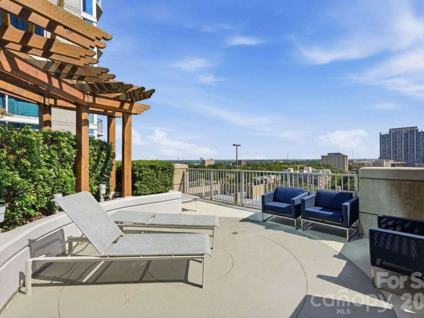 210 N Church Street, Charlotte, NC 28202.  MLS# CAR4414800, YatesRealty ID 973. 