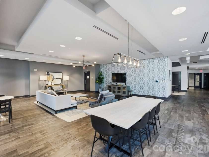 210 N Church Street, Charlotte, NC 28202.  MLS# CAR4414800, YatesRealty ID 973. 