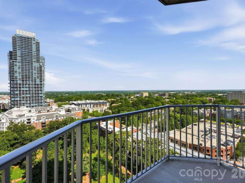 210 N Church Street, Charlotte, NC 28202.  MLS# CAR4414800, YatesRealty ID 973. 