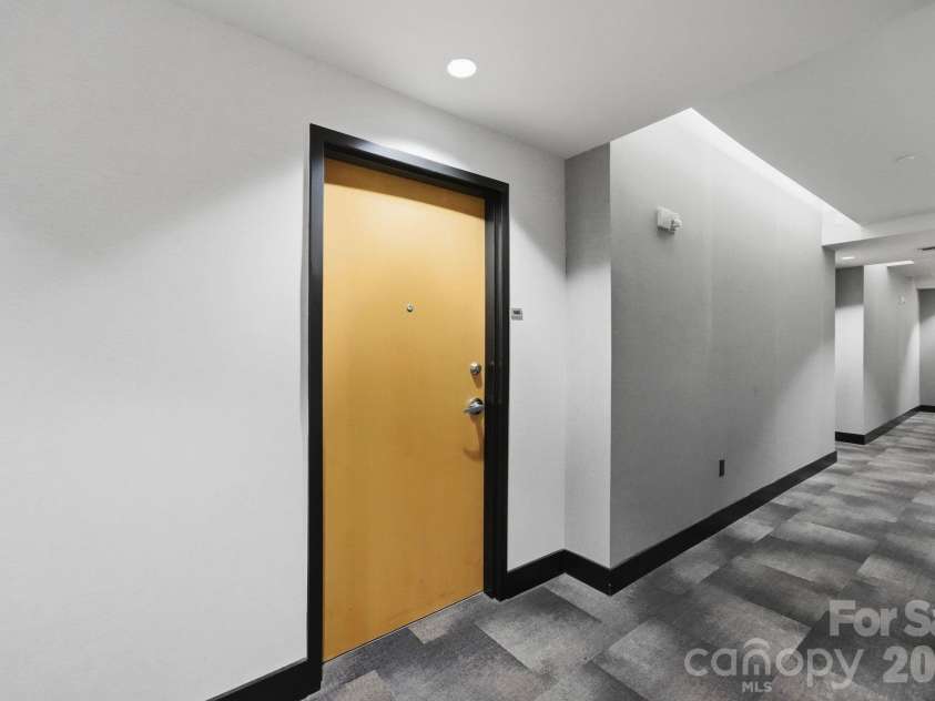 210 N Church Street, Charlotte, NC 28202.  MLS# CAR4414800, YatesRealty ID 973. 