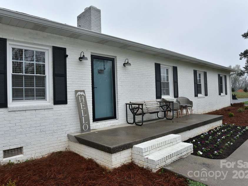 436 Old Nc 90 Highway, Taylorsville, NC 28681.  MLS# CAR4242653, YatesRealty ID 9731. 