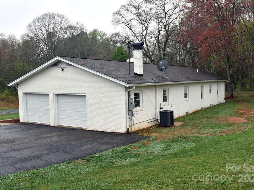 436 Old Nc 90 Highway, Taylorsville, NC 28681.  MLS# CAR4242653, YatesRealty ID 9731. 