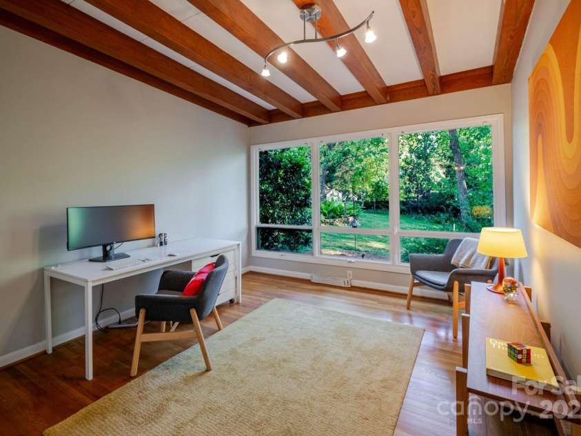 714 Larkhall Lane, Charlotte, NC 28211.  MLS# CAR4252235, YatesRealty ID 9732. 