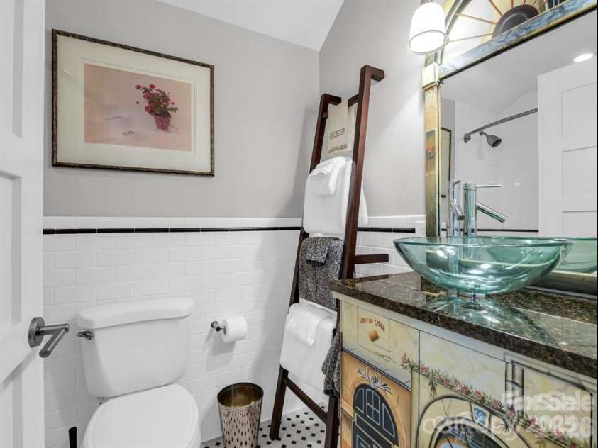 167 Trails End, Lake Lure, NC 28746.  MLS# CAR4245504, YatesRealty ID 9733. Upper level full BA