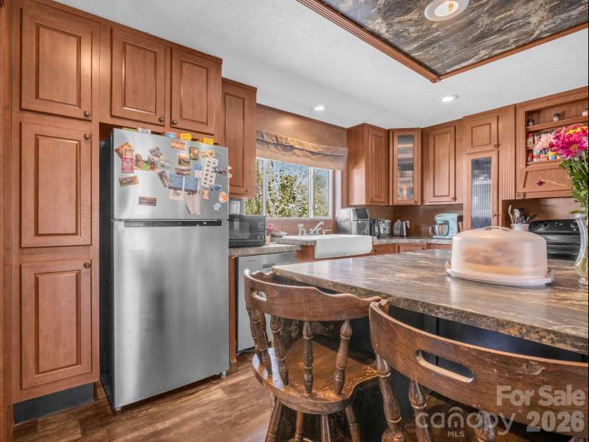 120 Quiet Stream Lane, Hendersonville, NC 28791.  MLS# CAR4360445, YatesRealty ID 9734. 