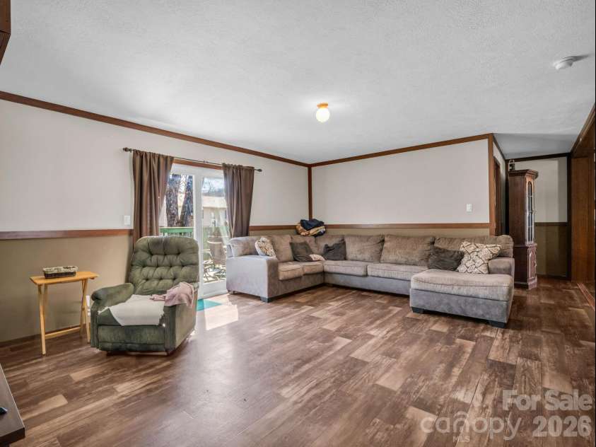120 Quiet Stream Lane, Hendersonville, NC 28791.  MLS# CAR4360445, YatesRealty ID 9734. 