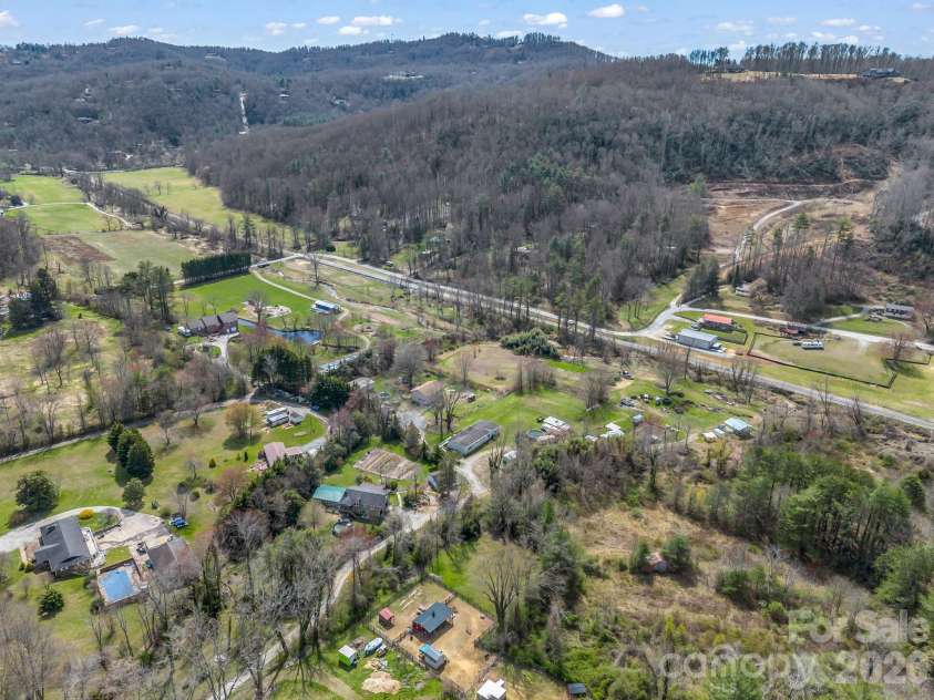 120 Quiet Stream Lane, Hendersonville, NC 28791.  MLS# CAR4360445, YatesRealty ID 9734. 