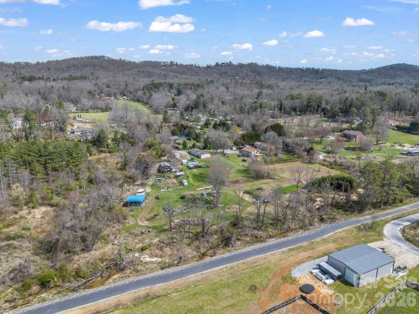 120 Quiet Stream Lane, Hendersonville, NC 28791.  MLS# CAR4360445, YatesRealty ID 9734. 
